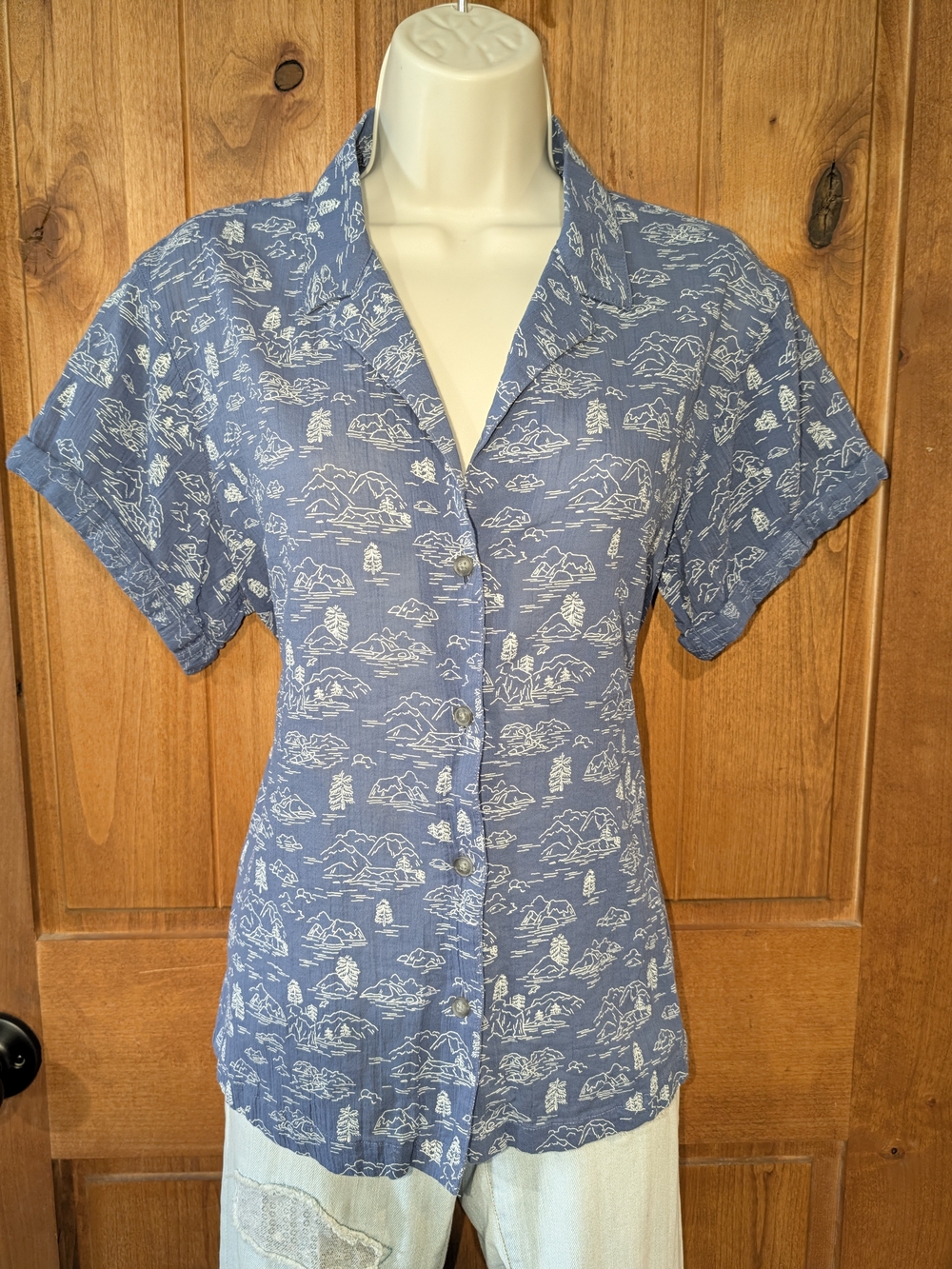 Eddie Bauer Blue Scenic Print Short-Sleeve Button-Front Shirt